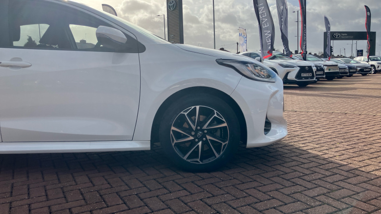 Toyota Yaris 1.5 Hybrid Design 5dr CVT Hybrid Hatchback